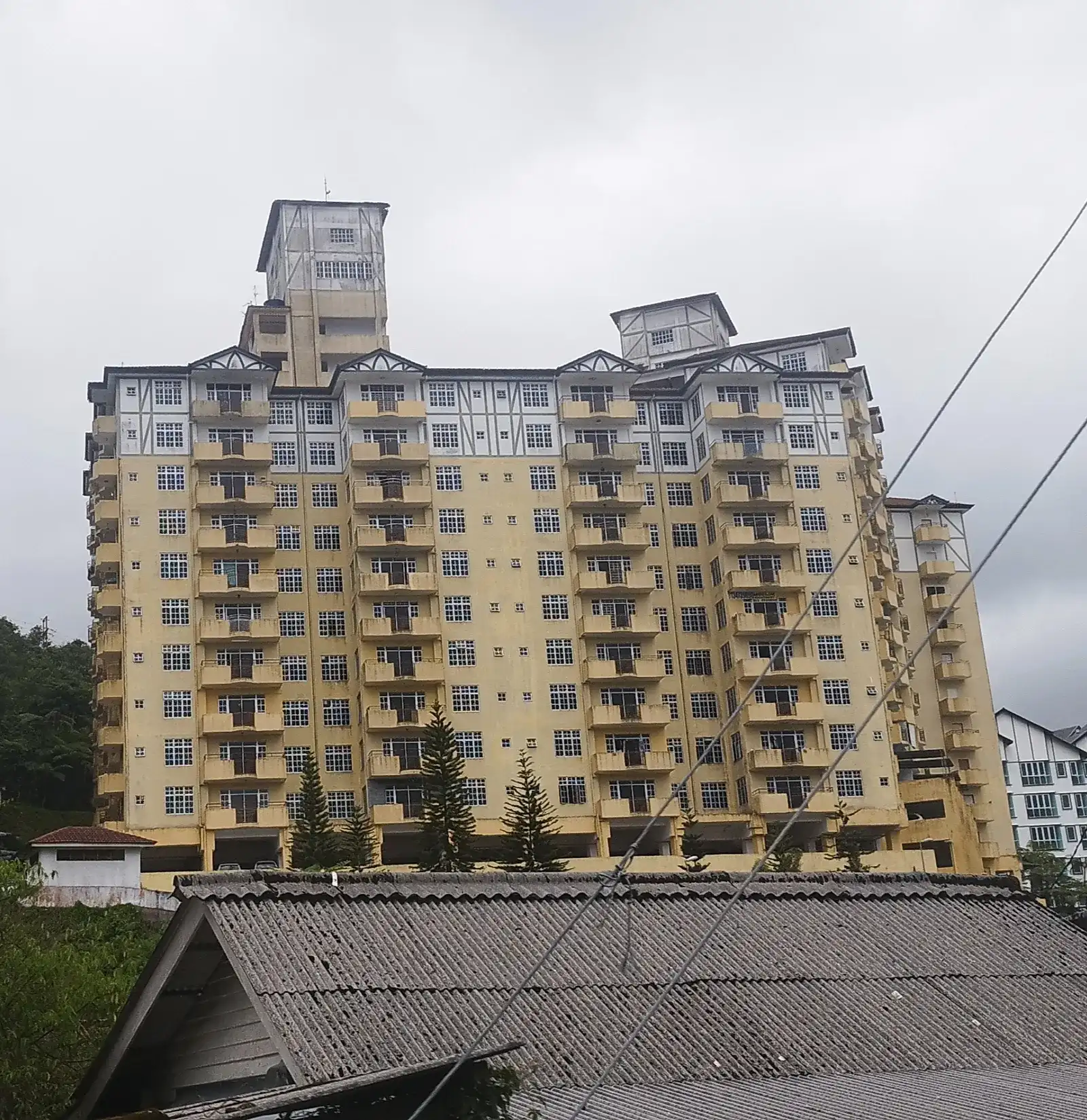 Crown Imperial Court apartment tower in Brinchang