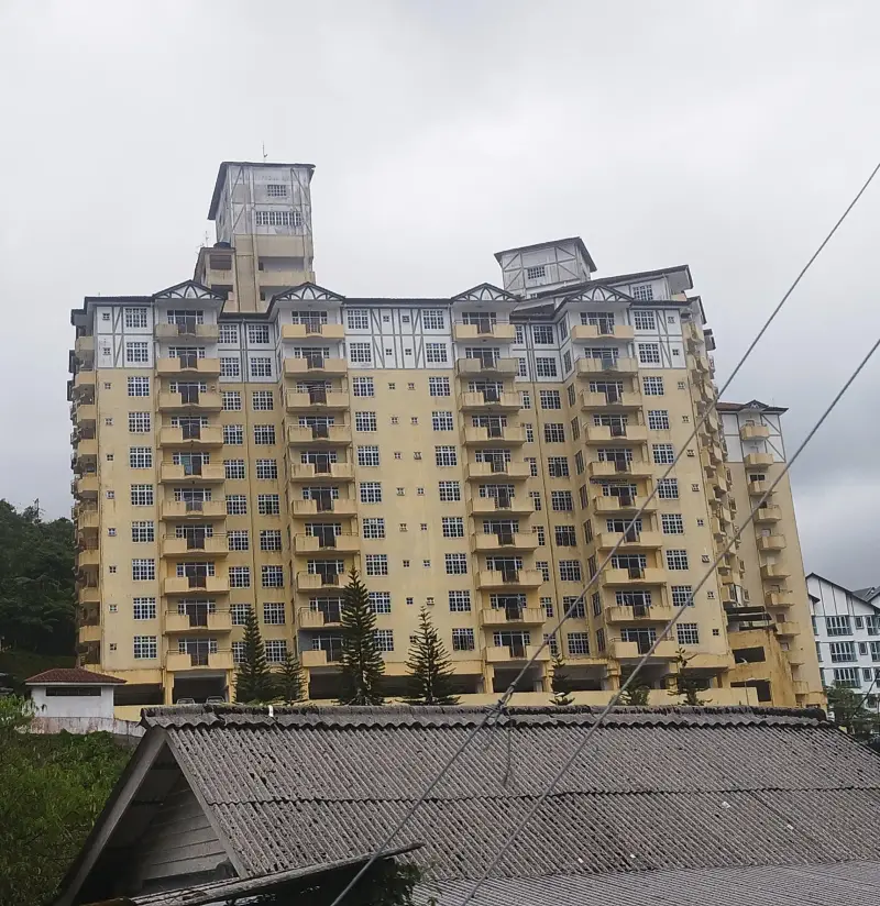 Crown Imperial Court apartment tower in Brinchang